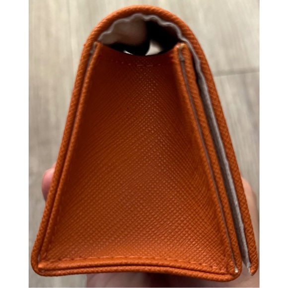 Tory Burch Orange Glasses Case w/Cleansing Cloth - Picture 5 of 12